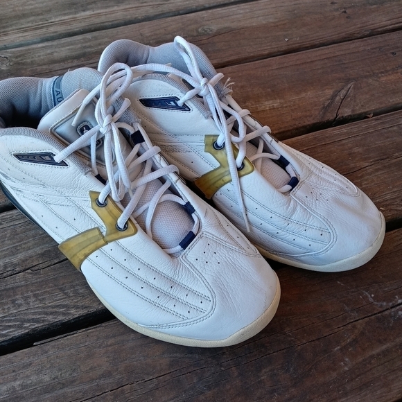 Redbok men\'s RB 311 PYE 4-103943. White leather. Sz 12. Plasic decals missing. S main image 6